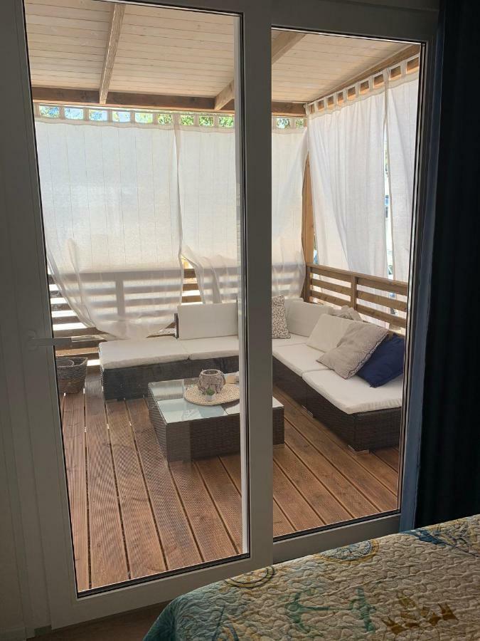 Lunasky Biograd Mobile Home Біоград-на-Мору Екстер'єр фото
