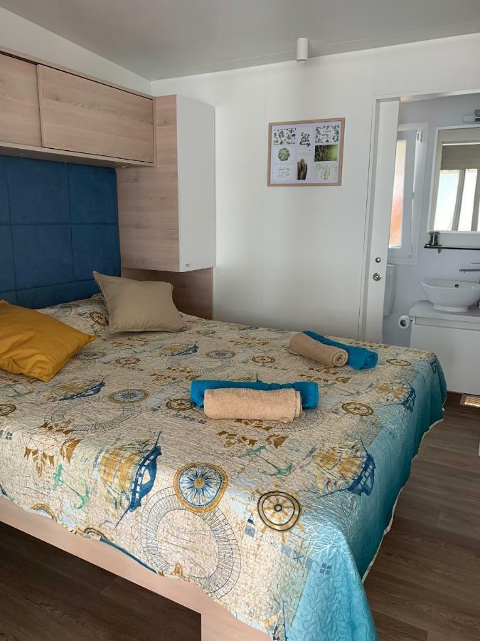 Lunasky Biograd Mobile Home Біоград-на-Мору Екстер'єр фото